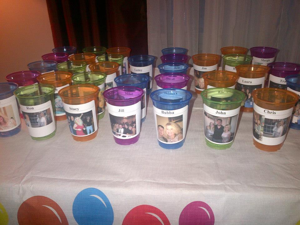 Personalized cups with photos of the guest with the guest of honor.